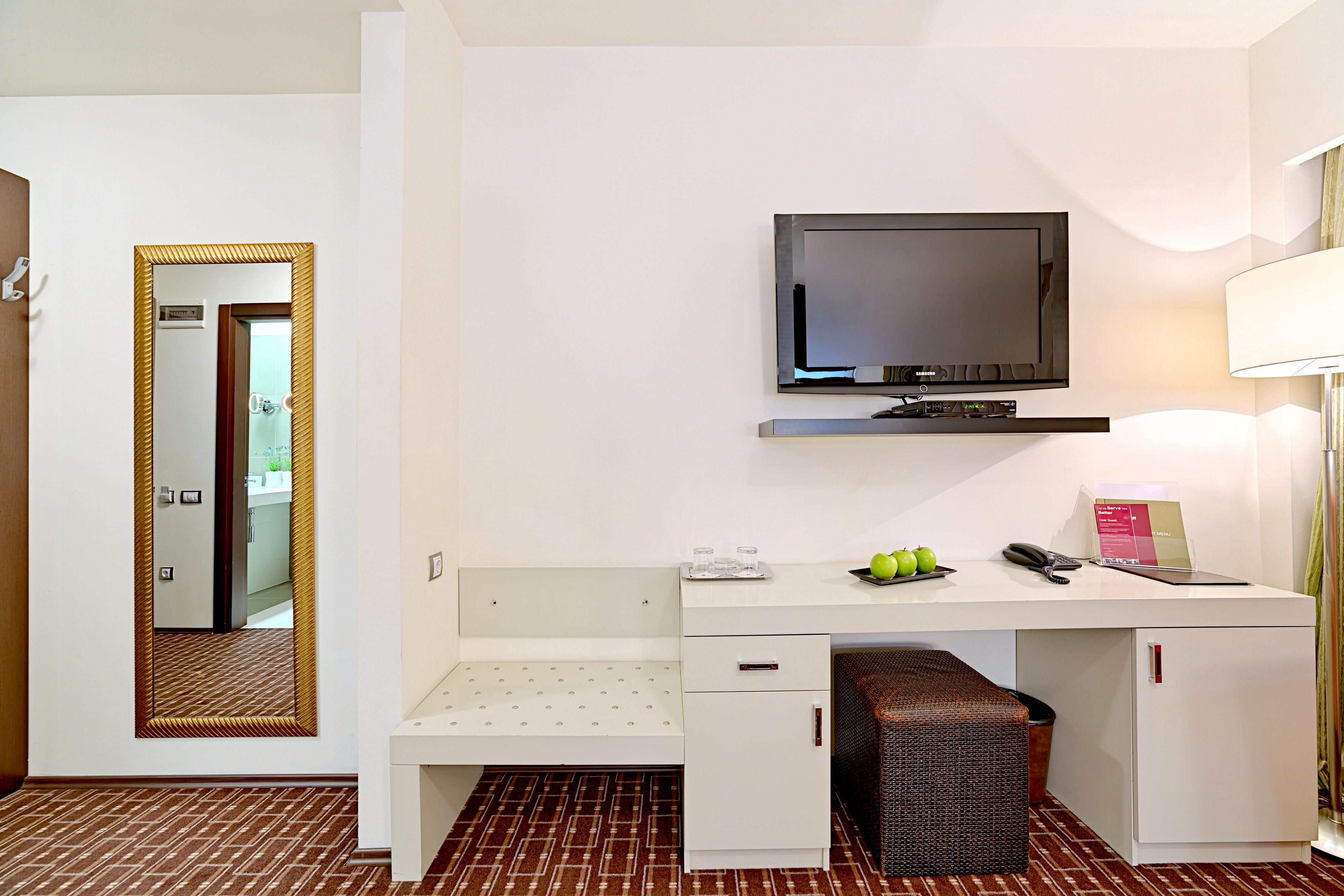 โฮเต็ล คิวบิกซ์ Hotel บราชอฟ ภายนอก รูปภาพ