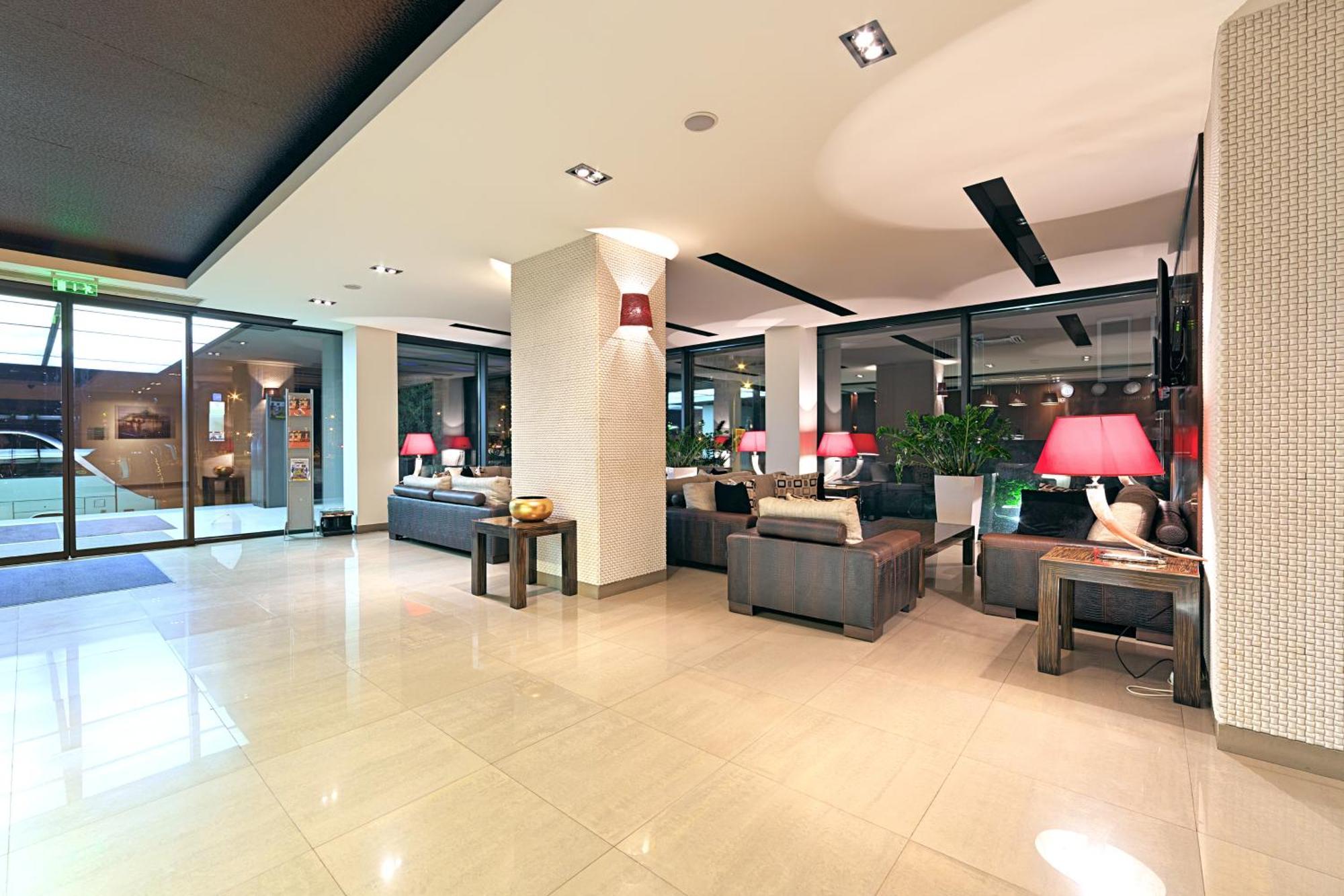 โฮเต็ล คิวบิกซ์ Hotel บราชอฟ ภายนอก รูปภาพ