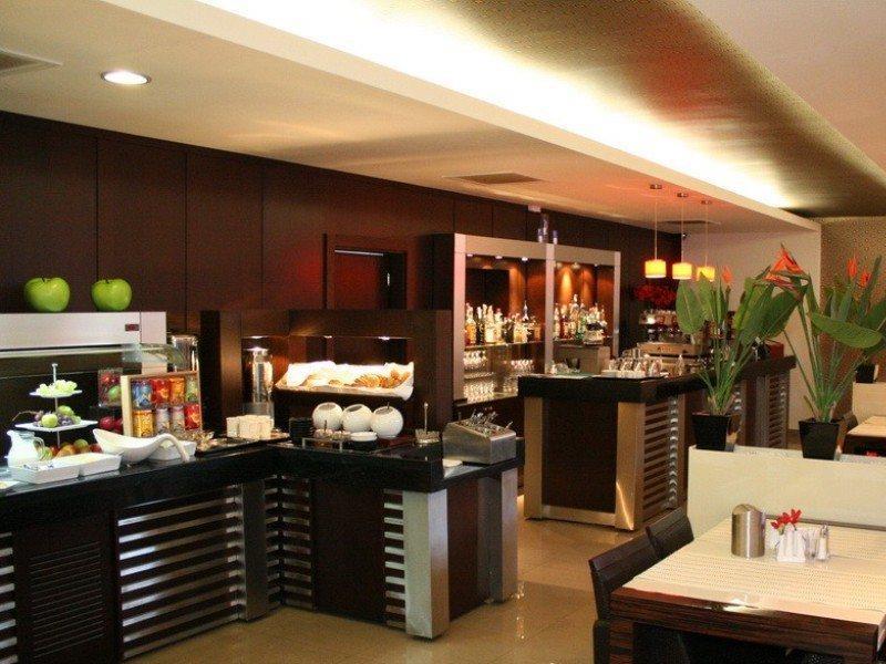 โฮเต็ล คิวบิกซ์ Hotel บราชอฟ ภายนอก รูปภาพ